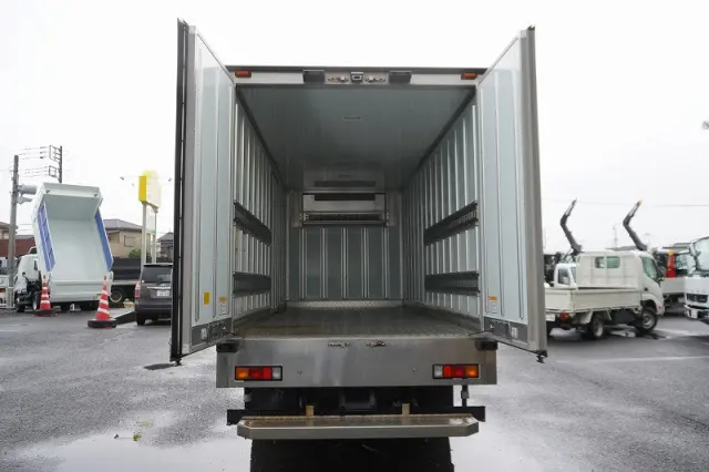 三菱 キャンター TPG-FEA50(2WD)の写真26