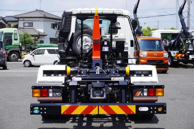 三菱 ファイター 2KG-FK72F(2WD)の写真4