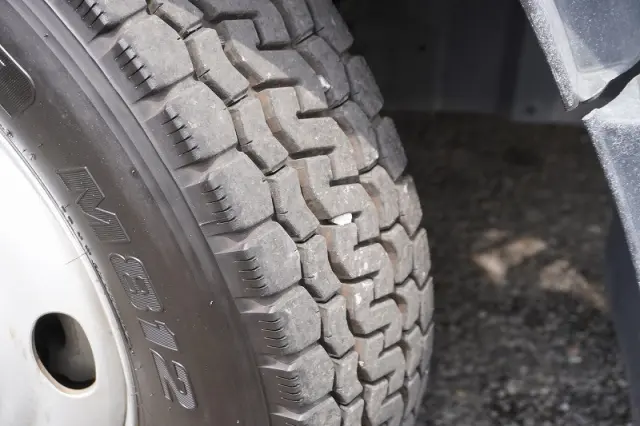 いすゞ エルフ 2RG-NPR88AN(2WD)の写真9