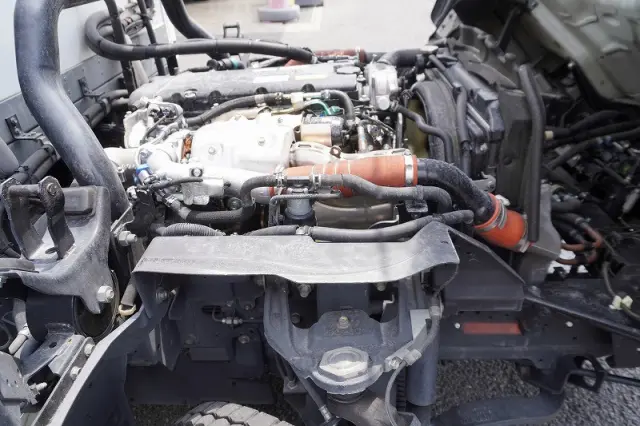いすゞ エルフ 2RG-NPR88AN(2WD)の写真15