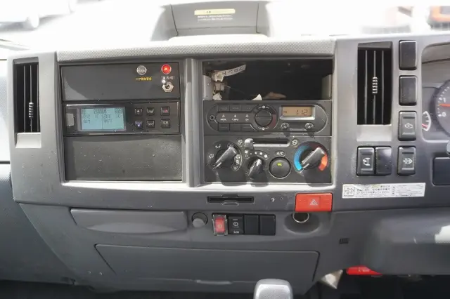 いすゞ エルフ 2RG-NPR88AN(2WD)の写真32