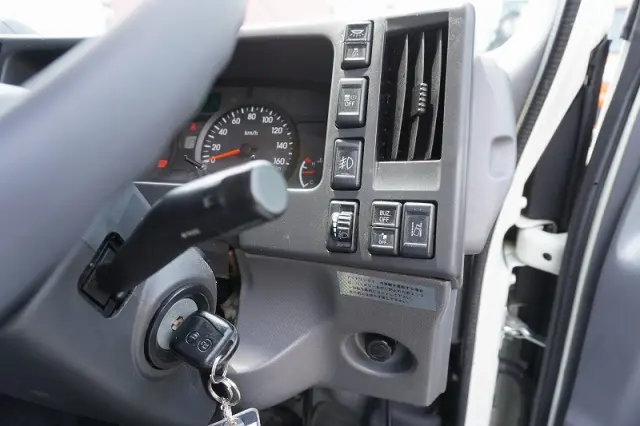いすゞ エルフ 2RG-NPR88AN(2WD)の写真33