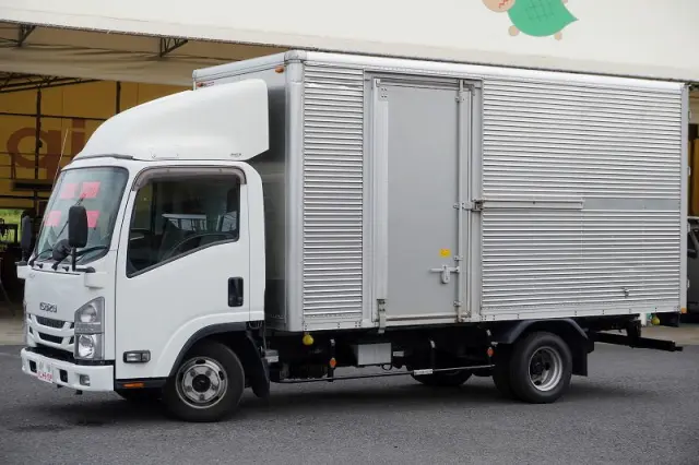 いすゞ エルフ TRG-NLR85AN(2WD)の写真1