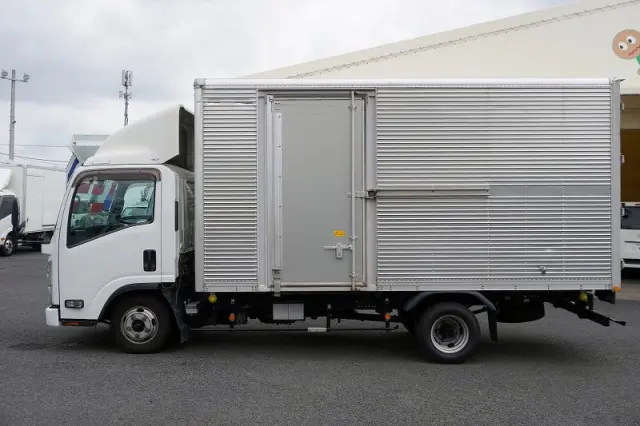 いすゞ エルフ TRG-NLR85AN(2WD)の写真3