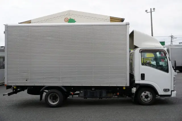 いすゞ エルフ TRG-NLR85AN(2WD)の写真5