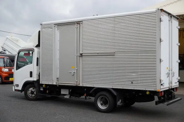 いすゞ エルフ TRG-NLR85AN(2WD)の写真7