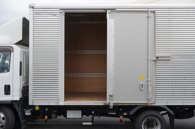 いすゞ エルフ TRG-NLR85AN(2WD)の写真18