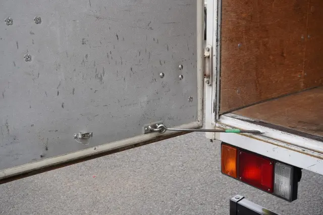 いすゞ エルフ TRG-NLR85AN(2WD)の写真25