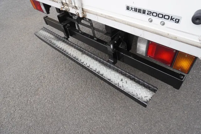 いすゞ エルフ TRG-NLR85AN(2WD)の写真27