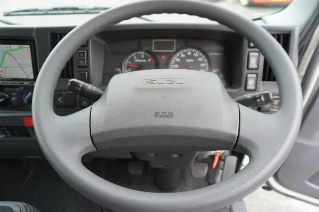 いすゞ エルフ TRG-NLR85AN(2WD)の写真29