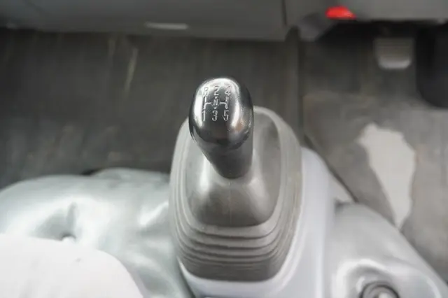 いすゞ エルフ TRG-NLR85AN(2WD)の写真30