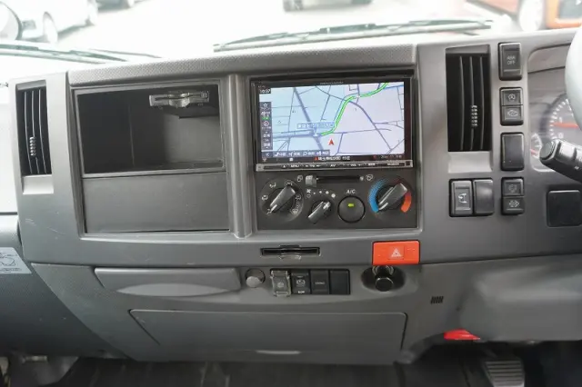 いすゞ エルフ TRG-NLR85AN(2WD)の写真31