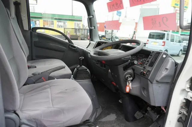 いすゞ エルフ TRG-NLR85AN(2WD)の写真37