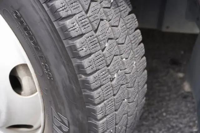いすゞ エルフ 2RG-NPR88AN(2WD)の写真9