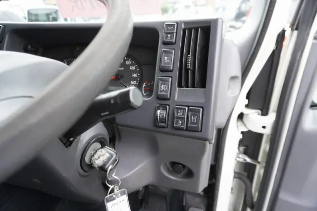 いすゞ エルフ 2RG-NPR88AN(2WD)の写真32