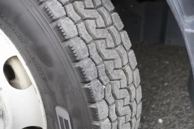 いすゞ エルフ 2RG-NPR88AN(2WD)の写真9