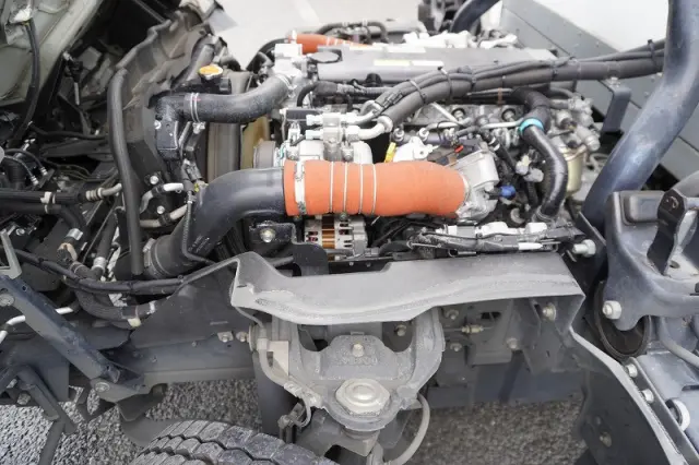 いすゞ エルフ 2RG-NPR88AN(2WD)の写真14