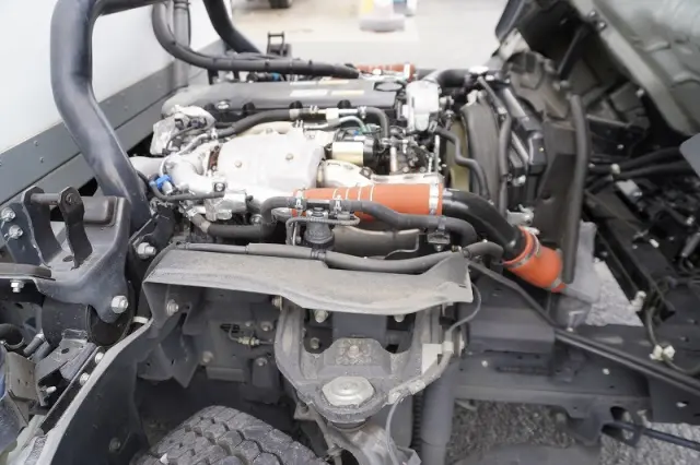 いすゞ エルフ 2RG-NPR88AN(2WD)の写真15