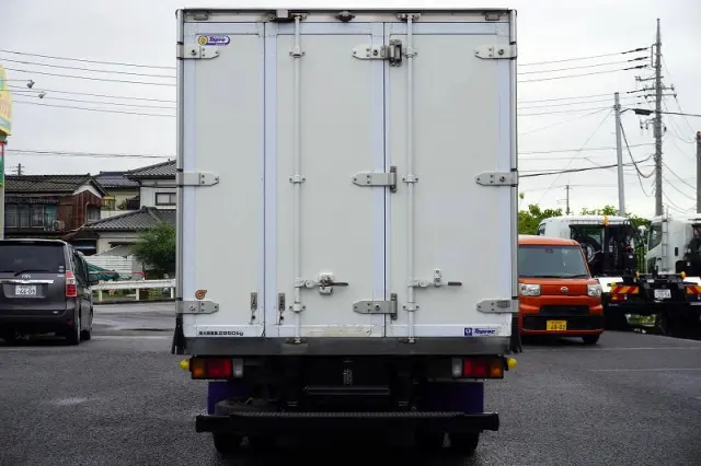 いすゞ エルフ 2RG-NPR88AN(2WD)の写真4