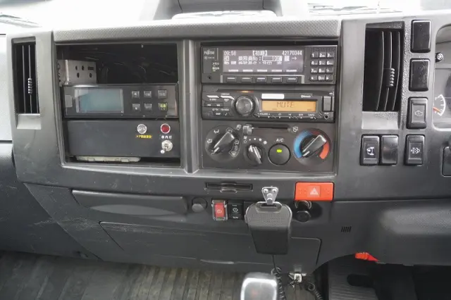 いすゞ エルフ 2RG-NPR88AN(2WD)の写真30