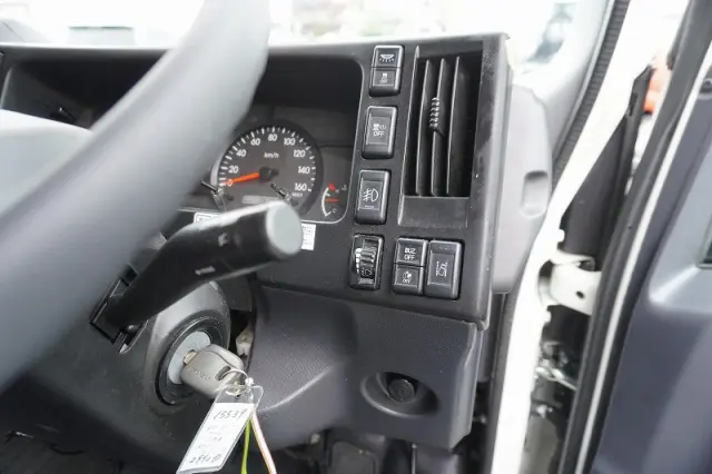 いすゞ エルフ 2RG-NPR88AN(2WD)の写真32