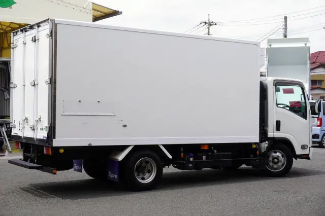 いすゞ エルフ 2RG-NPR88AN(2WD)の写真8
