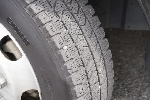 いすゞ エルフ 2RG-NPR88AN(2WD)の写真9