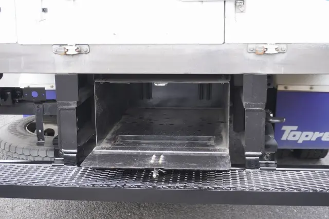 いすゞ エルフ 2RG-NPR88AN(2WD)の写真24