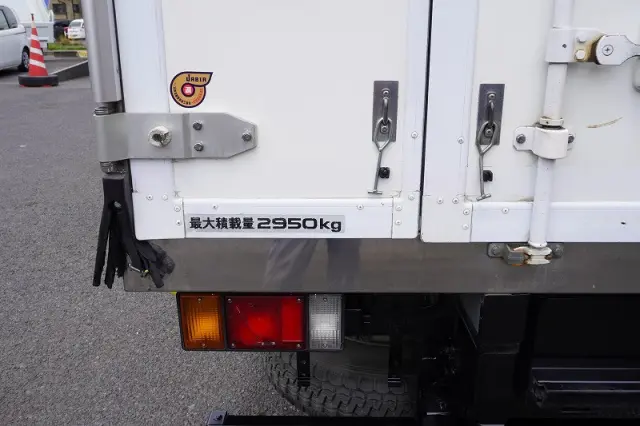いすゞ エルフ 2RG-NPR88AN(2WD)の写真25