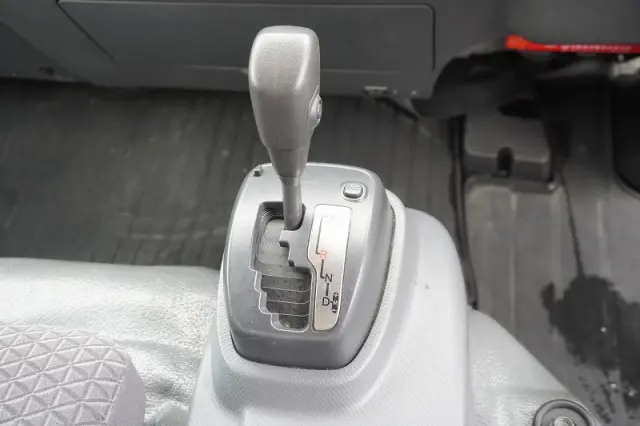 いすゞ エルフ 2RG-NPR88AN(2WD)の写真29