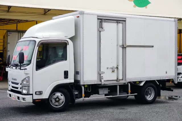いすゞ エルフ TPG-NMR85AN(2WD)の写真1