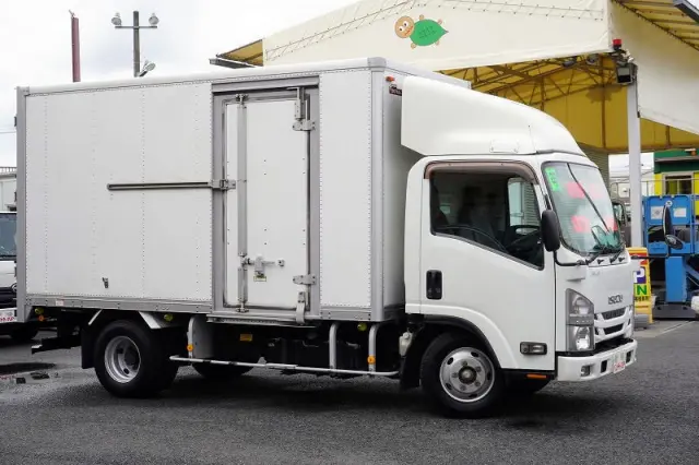いすゞ エルフ TPG-NMR85AN(2WD)の写真6