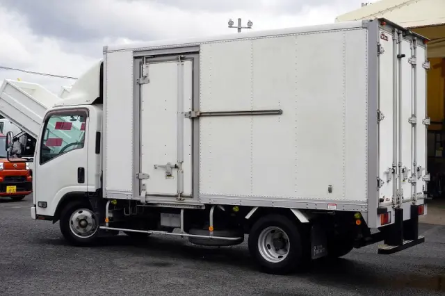 いすゞ エルフ TPG-NMR85AN(2WD)の写真7