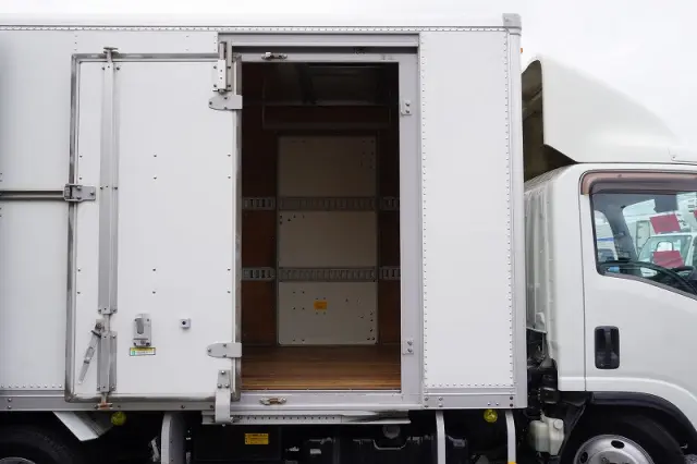 いすゞ エルフ TPG-NMR85AN(2WD)の写真19
