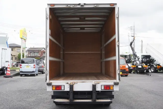 いすゞ エルフ TPG-NMR85AN(2WD)の写真20