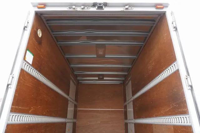いすゞ エルフ TPG-NMR85AN(2WD)の写真22