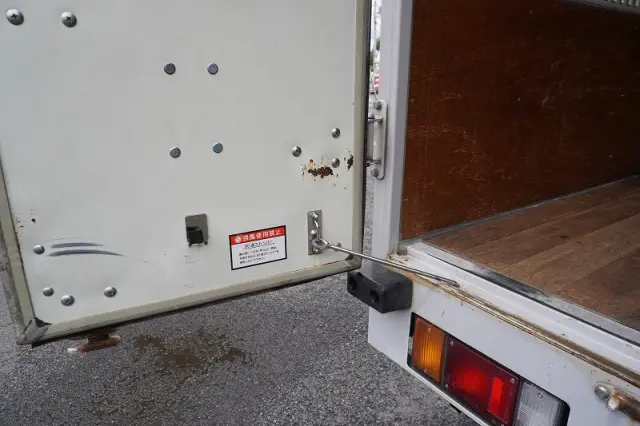 いすゞ エルフ TPG-NMR85AN(2WD)の写真26