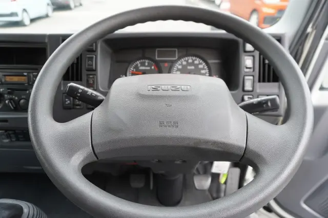 いすゞ エルフ TPG-NMR85AN(2WD)の写真31