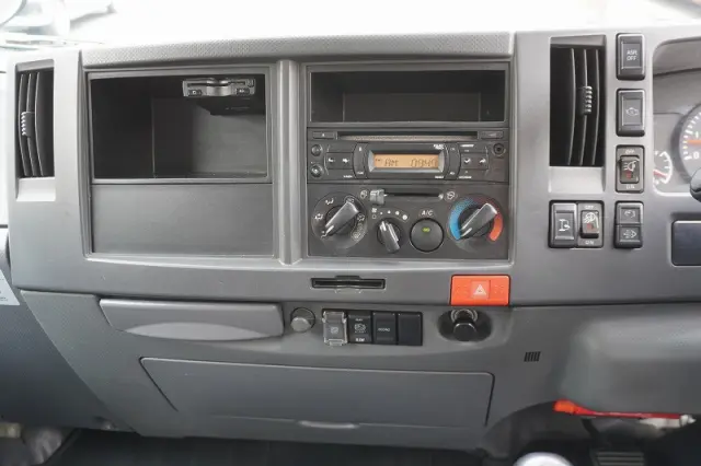 いすゞ エルフ TPG-NMR85AN(2WD)の写真33