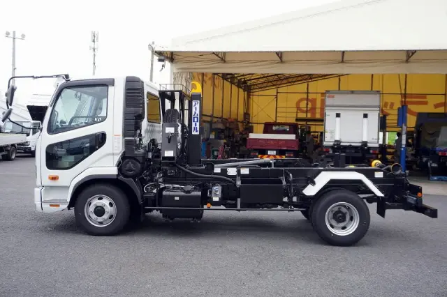 三菱 ファイター 2KG-FK72F(2WD)の写真3