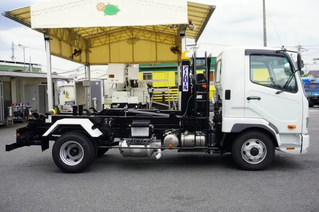 三菱 ファイター 2KG-FK72F(2WD)の写真5