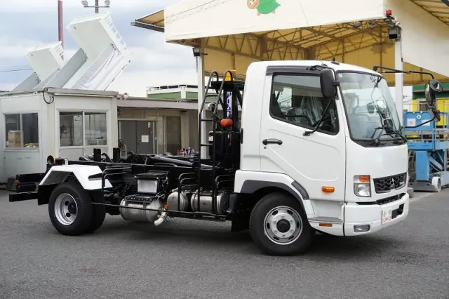 三菱 ファイター 2KG-FK72F(2WD)の写真6
