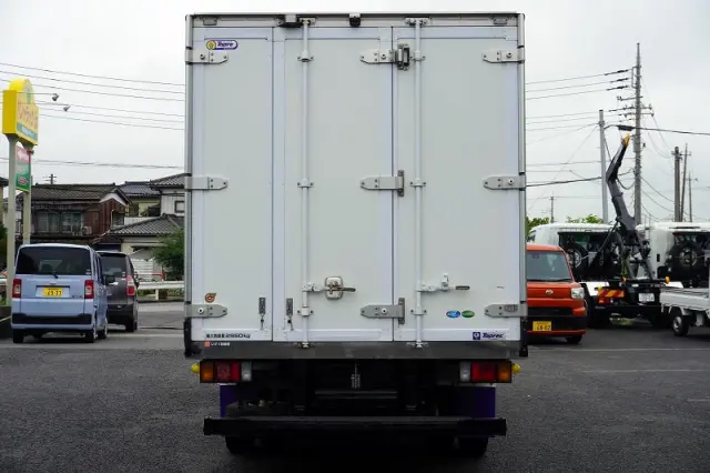 いすゞ エルフ 2SG-NPR88AN(2WD)の写真4