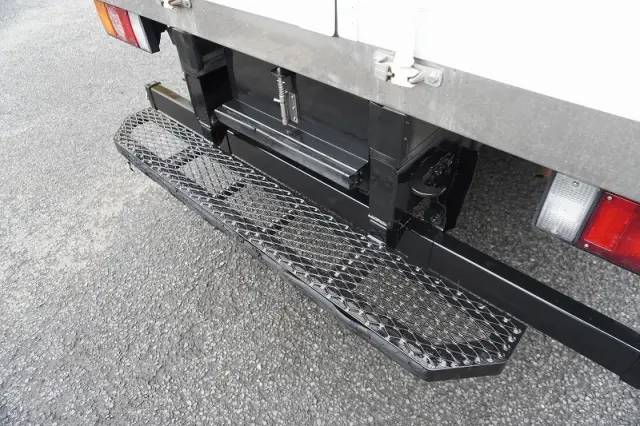 いすゞ エルフ 2SG-NPR88AN(2WD)の写真26