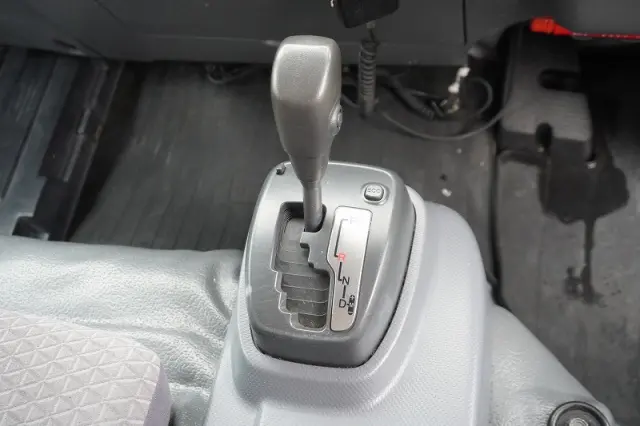 いすゞ エルフ 2SG-NPR88AN(2WD)の写真30
