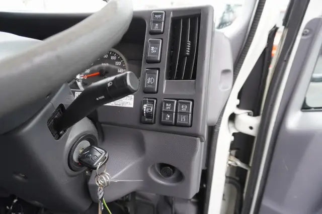 いすゞ エルフ 2SG-NPR88AN(2WD)の写真32