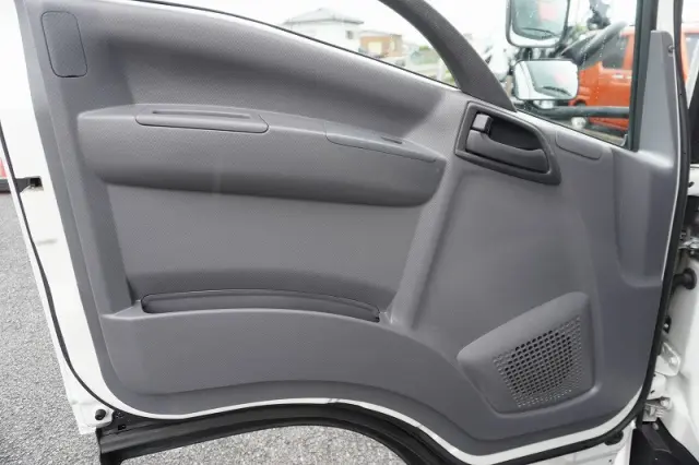 いすゞ エルフ 2SG-NPR88AN(2WD)の写真39