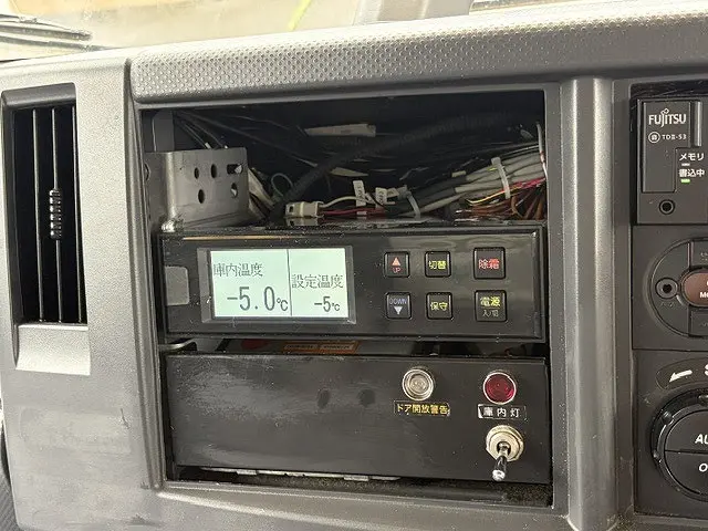 いすゞ エルフ 2SG-NPR88AN(2WD)の写真40