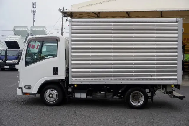 いすゞ エルフ 2RG-NLR88AN(2WD)の写真3