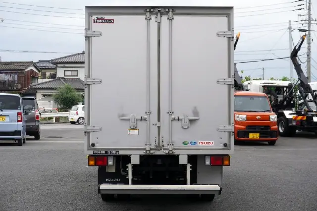 いすゞ エルフ 2RG-NLR88AN(2WD)の写真4
